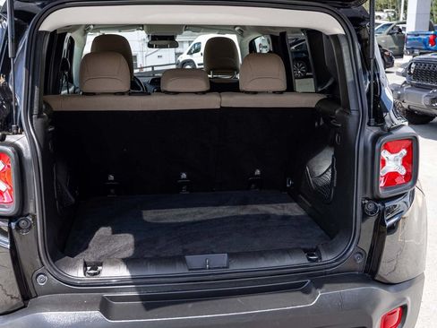 Used 2019 Jeep Renegade Latitude w/ Cold Weather Group AWD/4WD image 29
