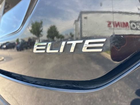 Used 2023 Honda Pilot Elite image 4