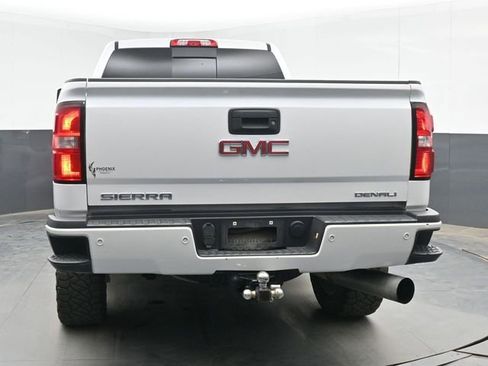 Used 2019 GMC Sierra 2500 Denali w/ Duramax Plus Package AWD/4WD image 13