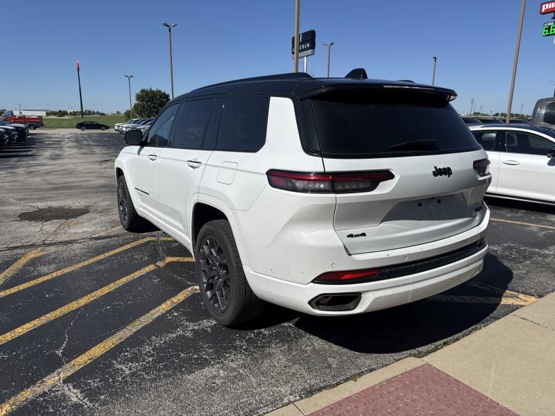 Used 2025 Jeep Grand Cherokee L Summit w/ Obsidian Package AWD/4WD image 3