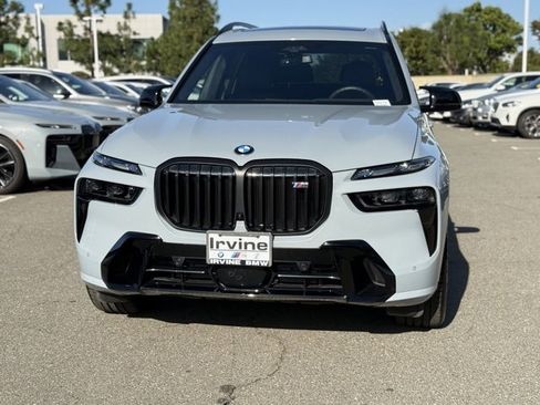 Used 2025 BMW X7 M60i image 2
