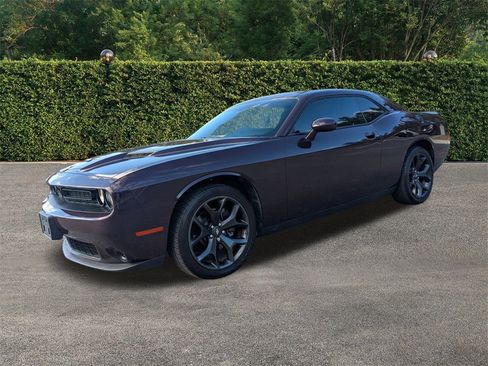 Used 2020 Dodge Challenger SXT w/ Plus Package image 8