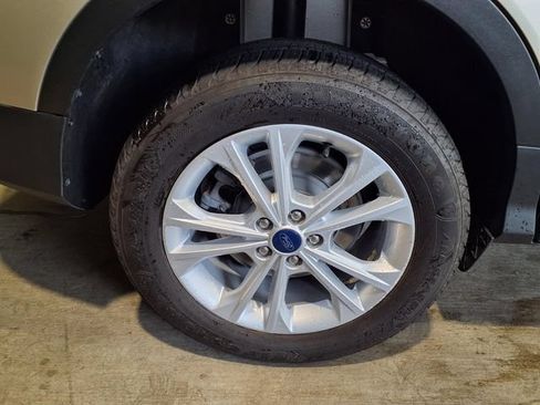 Used 2017 Ford Escape SE FWD image 26
