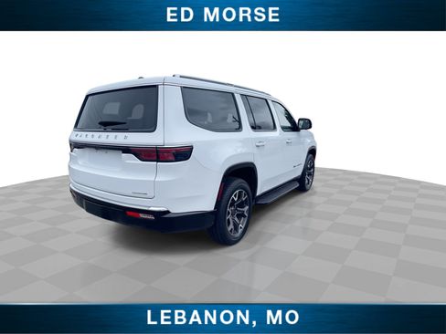 Used 2024 Jeep Wagoneer Series III AWD/4WD image 8