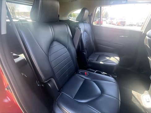 Used 2020 Toyota Highlander XLE image 20