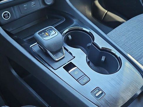 Used 2022 Nissan Rogue SV image 12