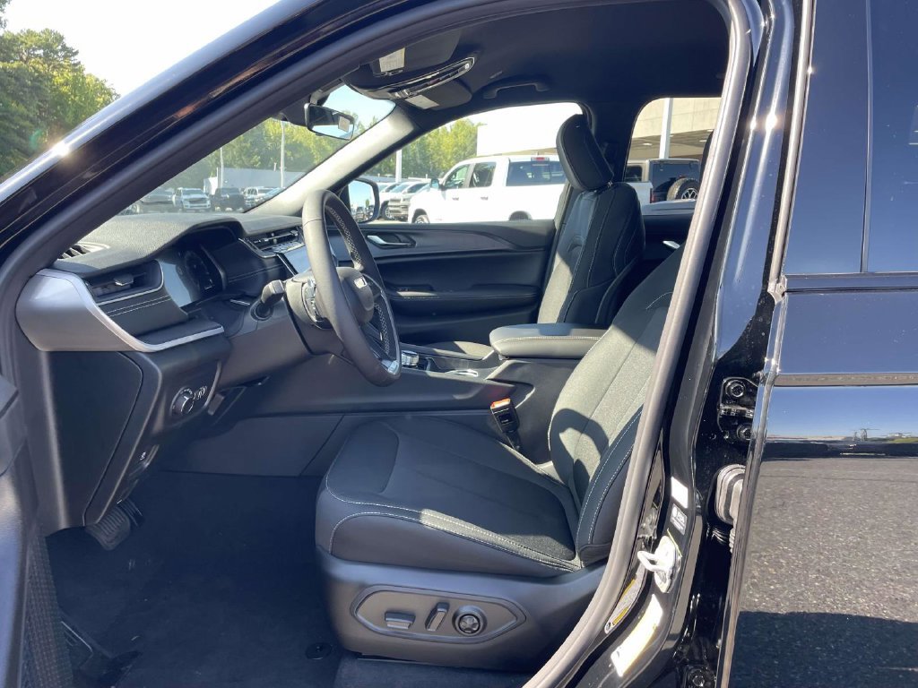 New 2027 Jeep Grand Cherokee 4WD image 26