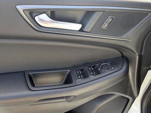 Used 2022 Ford Edge SE w/ Black Appearance Package image 8