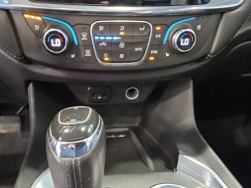 Used 2019 Chevrolet Traverse Premier w/ LPO, Cargo Package AWD/4WD image 32