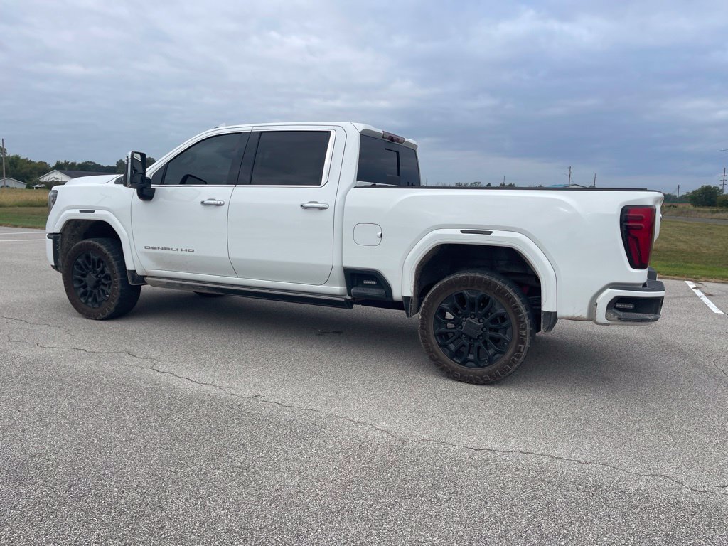Used 2024 GMC Sierra 2500 Denali Ultimate AWD/4WD image 3