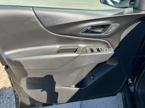 Used 2024 Chevrolet Equinox LT image 17