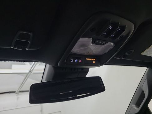 Used 2025 Chevrolet Colorado Z71 w/ Technology Package image 15