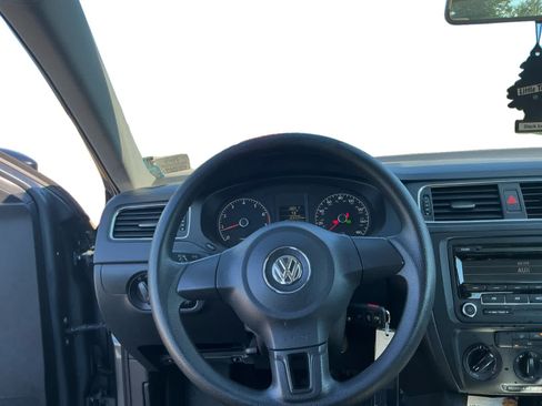 Used 2013 Volkswagen Jetta S FWD image 11