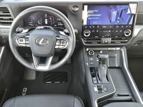 Used 2025 Lexus GX 550 w/ Accessory Package (Z1) AWD/4WD image 25
