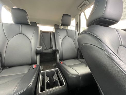 Used 2025 Toyota Grand Highlander FWD image 39