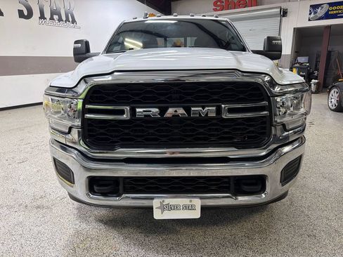 Used 2024 RAM 3500 Tradesman w/ Chrome Appearance Group AWD/4WD image 12