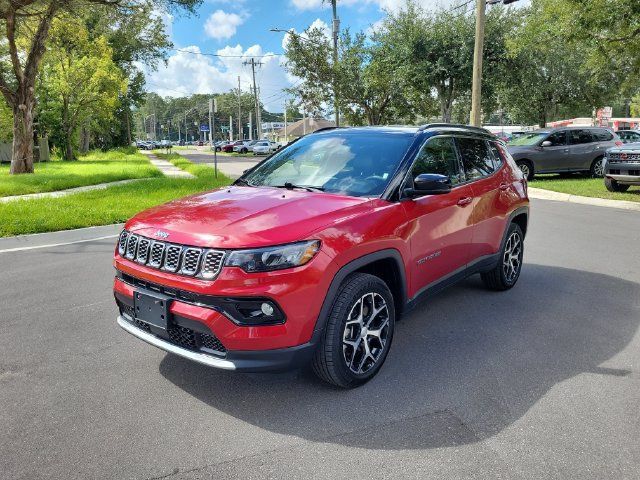 Used 2024 Jeep Compass Limited AWD/4WD image 4