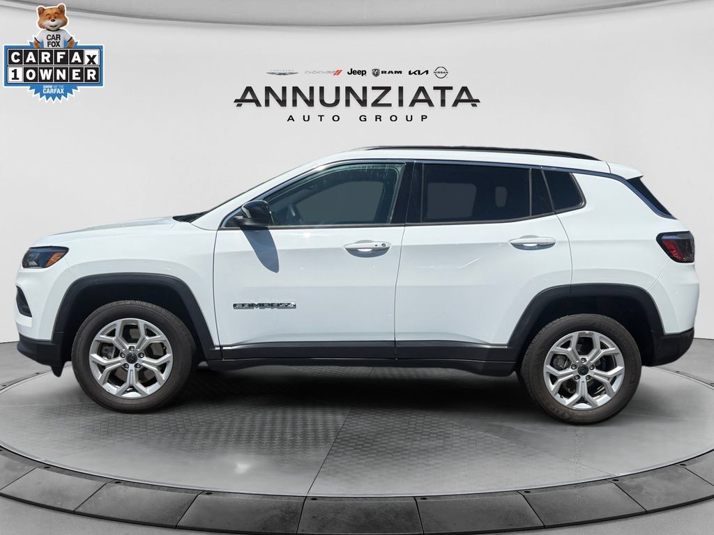 Used 2025 Jeep Compass Latitude AWD/4WD image 2