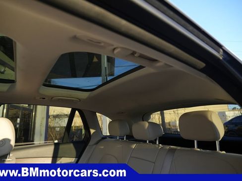 Used 2022 Mercedes-Benz GLC 300 4MATIC w/ Premium Package Lite image 19