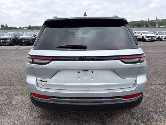 New 2026 Jeep Grand Cherokee Altitude AWD/4WD image 4