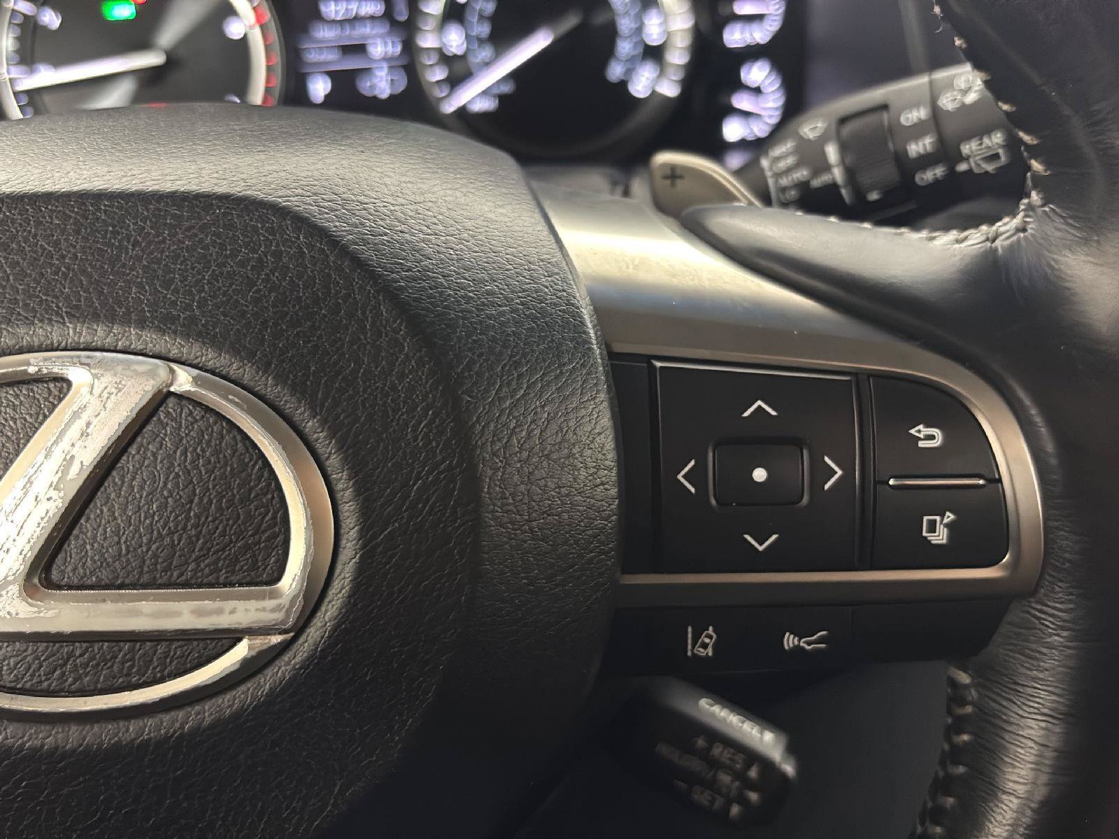 Used 2016 Lexus LX 570 4WD w/ Luxury Package image 11