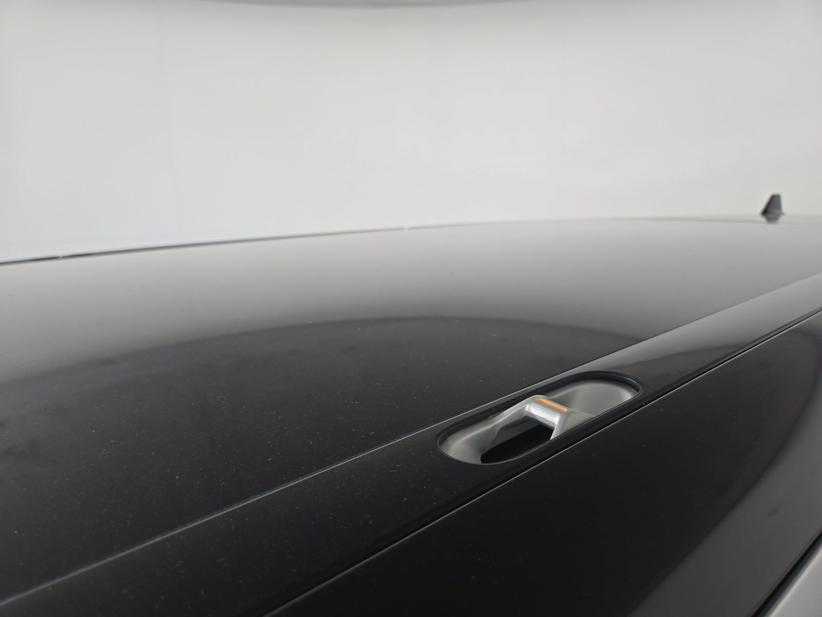 Used 2025 Rivian R1S Adventure Dual AWD/4WD image 13