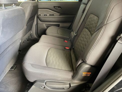 Used 2025 Nissan Pathfinder SV image 25