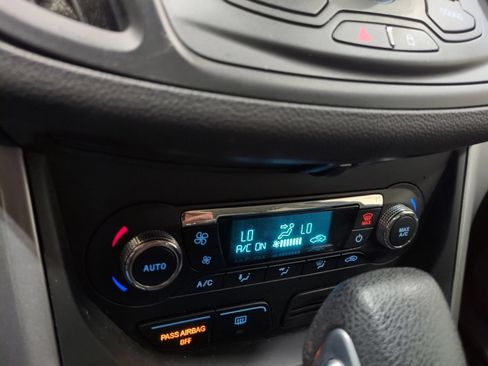 Used 2015 Ford Escape SE w/ SE Chrome Package FWD image 21
