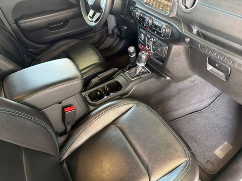 Used 2023 Jeep Wrangler Unlimited Rubicon 4xe AWD/4WD image 18