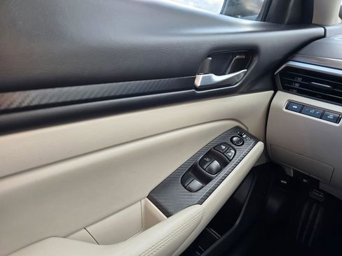 Used 2024 Nissan Altima 2.5 SV FWD image 29
