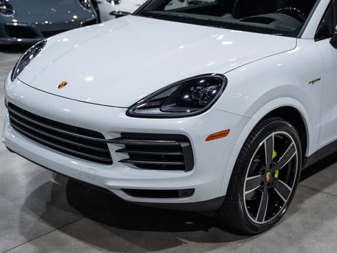 Used 2023 Porsche Cayenne Platinum Edition AWD/4WD image 15