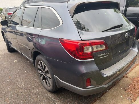 Used 2016 Subaru Outback 2.5i Limited AWD/4WD image 4