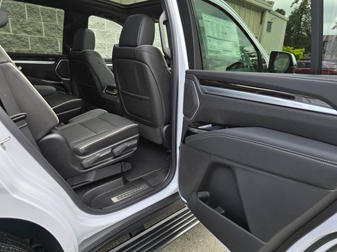 New 2026 Cadillac Escalade Luxury AWD/4WD image 22