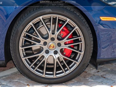 Used 2022 Porsche Panamera 4S image 45