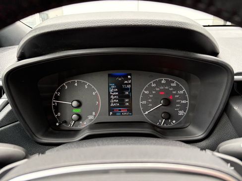 Used 2024 Toyota Corolla Cross AWD Hybrid image 16