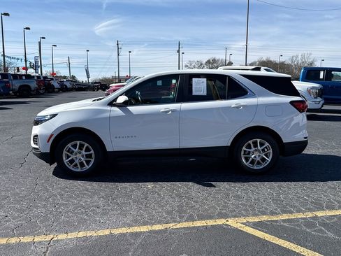 Used 2023 Chevrolet Equinox LT w/ Driver Convenience Package image 4