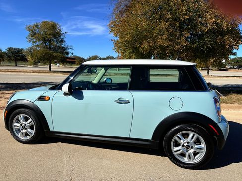 Used 2013 MINI Cooper Hardtop image 3