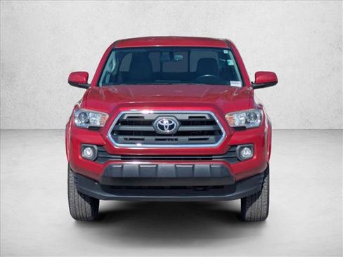 Used 2017 Toyota Tacoma SR5 w/ Tow Package RWD image 2