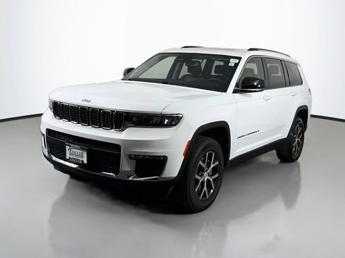 Used 2023 Jeep Grand Cherokee L Limited AWD/4WD image 3