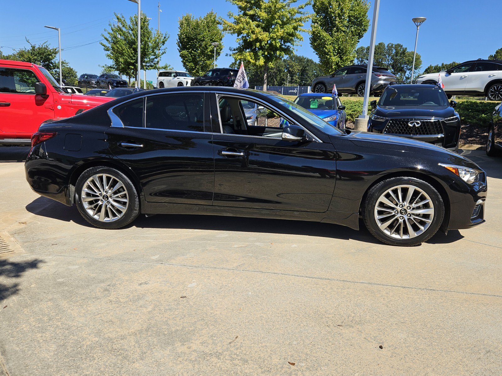 Used 2023 INFINITI Q50 Luxe w/ Cargo Package RWD image 5