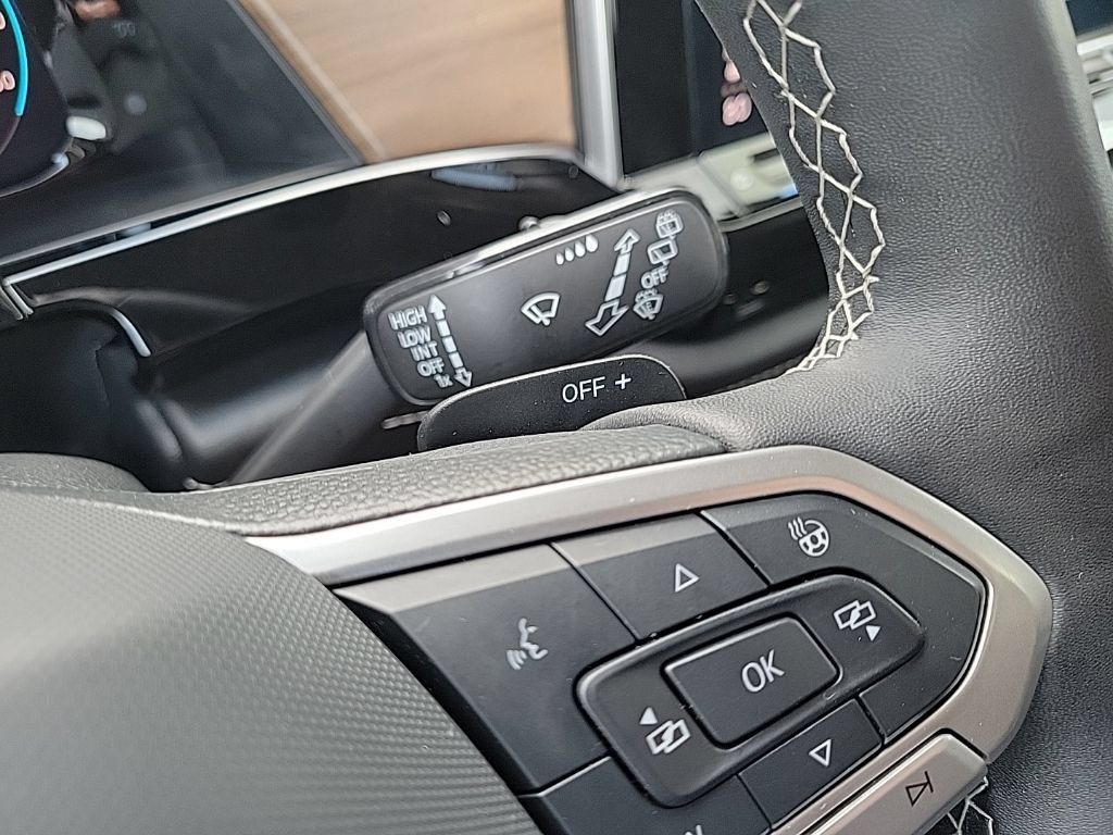 Used 2024 Volkswagen Atlas SE FWD image 23