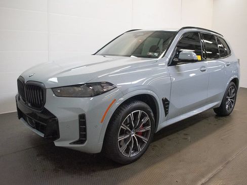 Used 2026 BMW X5 xDrive40i w/ M Sport Package AWD/4WD image 8
