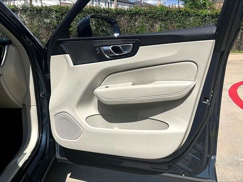 Certified 2023 Volvo XC60 B5 Plus w/ Climate Package AWD/4WD image 26