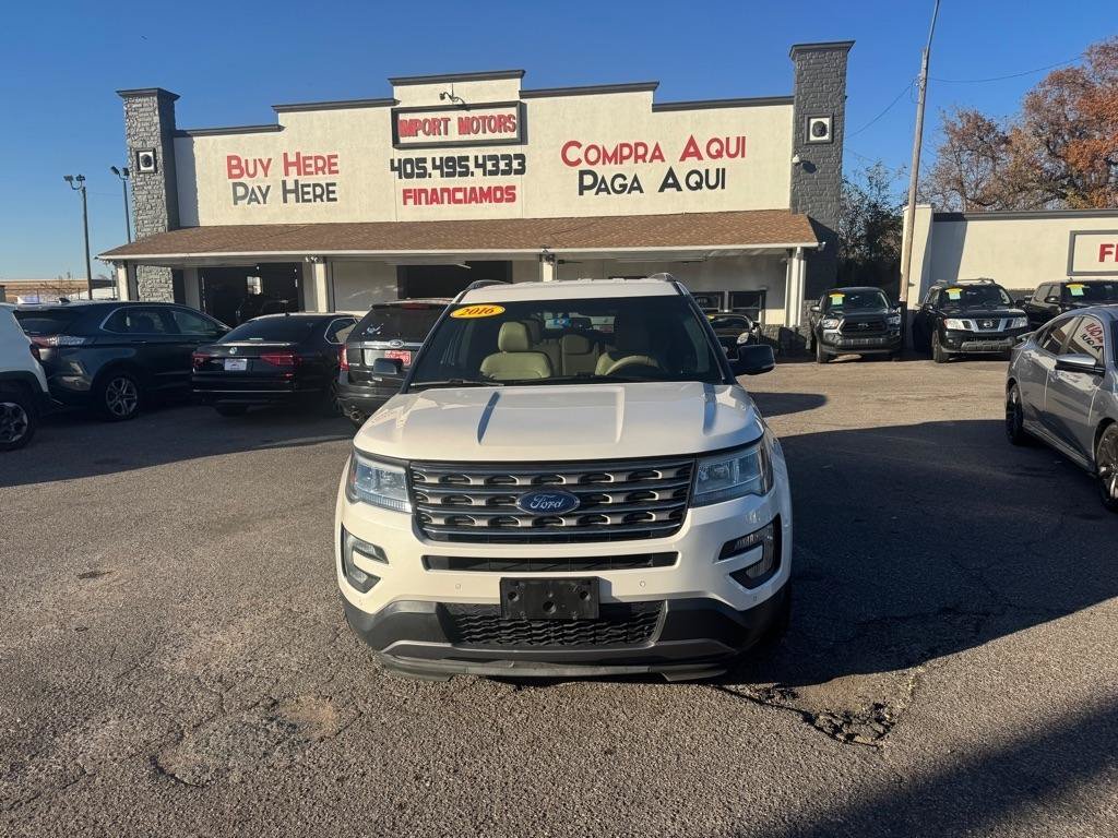 Used 2016 Ford Explorer XLT w/ Equipment Group 202A FWD image 2