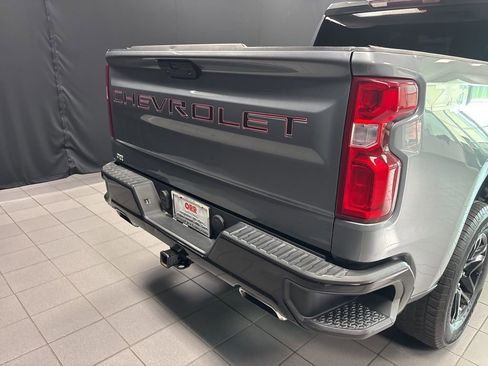 Used 2019 Chevrolet Silverado 1500 Custom Trail Boss w/ Custom Convenience Package AWD/4WD image 4