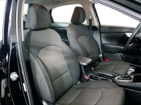 Certified 2024 Kia Forte LXS image 7