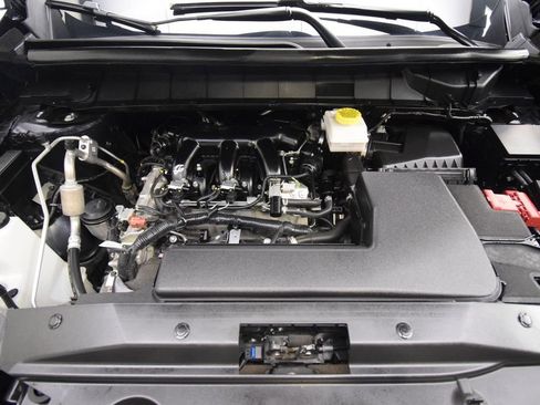 Used 2025 Nissan Pathfinder SV AWD/4WD image 29