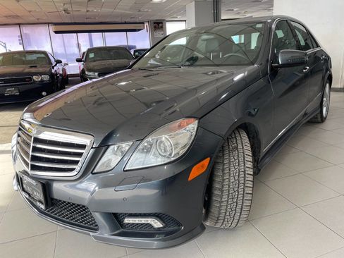 Used 2010 Mercedes-Benz E 350 E 350 Luxury 4MATIC AWD 4dr Se image 3