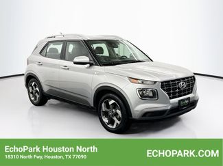 Used 2025 Hyundai Venue SEL FWD video 1