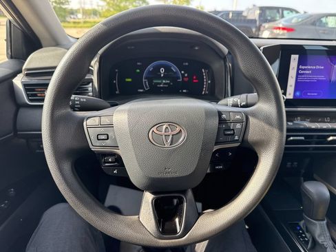 Certified 2025 Toyota Camry LE AWD/4WD image 11